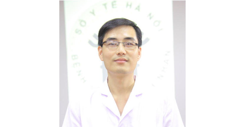 Bác sĩ Nguyễn Đăng Quốc khám bệnh suy thận