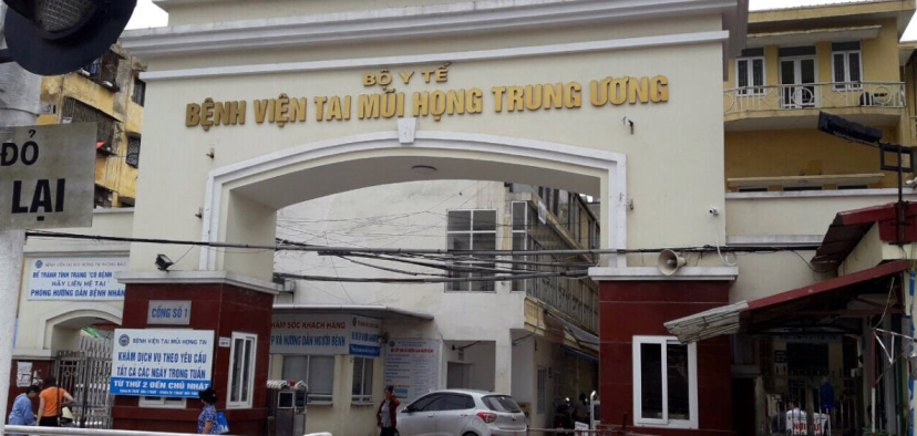 cổng bệnh viện Tai mũi họng trung ương