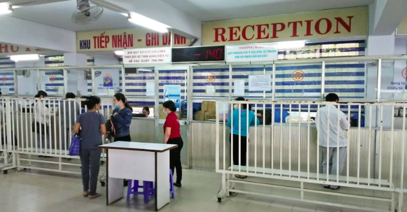Quầy đăng kí khám tại Phòng khám Medic Hòa Hảo