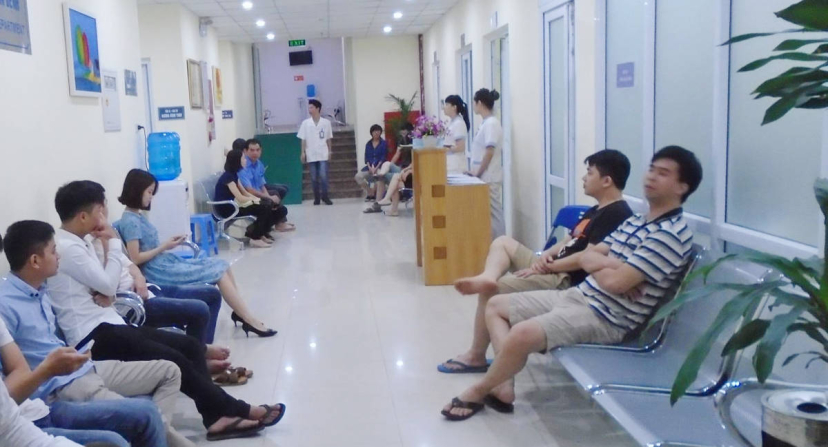 Bệnh nhân chờ khám tại Bệnh viện Bảo Sơn