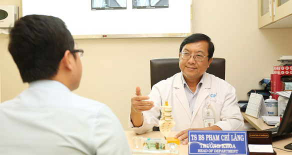 TS.BS Phạm Chí Lăng có 30 năm kinh nghiệm khám chữa Cơ xương khớp
