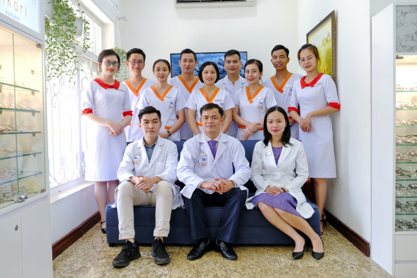 Đội ngũ bác sĩ, nhân viên y tế tại Hikari Eye Care